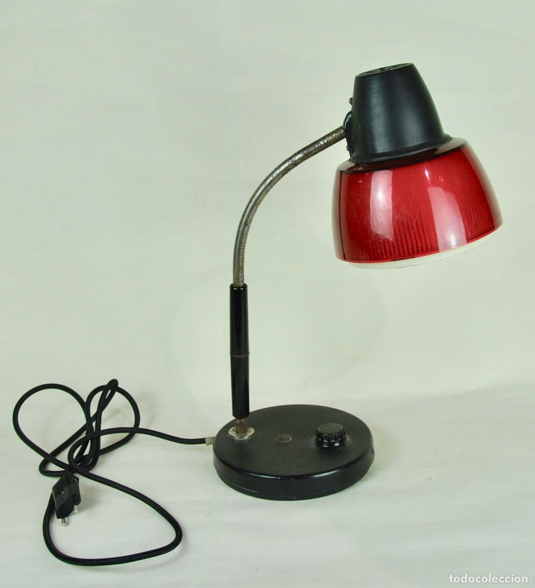 Vintage: L&aacute;mpara de escritorio pl&aacute;stico rojo y blanco - Foto 1