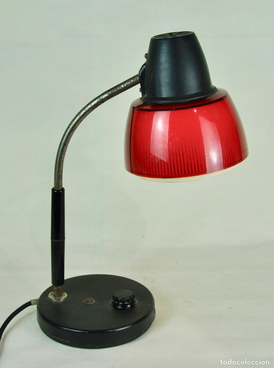 Vintage: L&aacute;mpara de escritorio pl&aacute;stico rojo y blanco - Foto 9