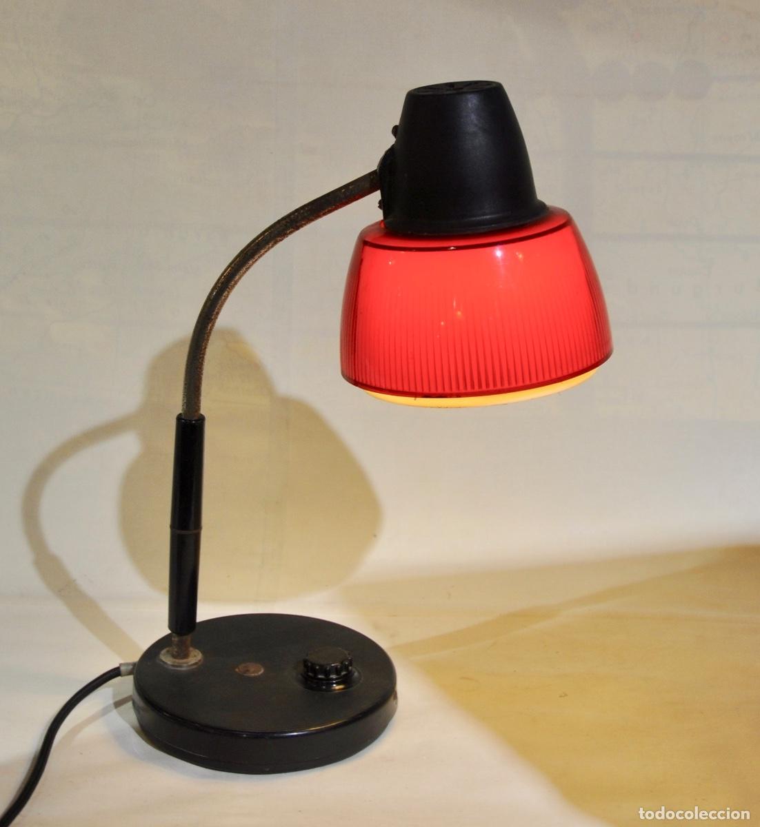 Vintage: L&aacute;mpara de escritorio pl&aacute;stico rojo y blanco - Foto 10