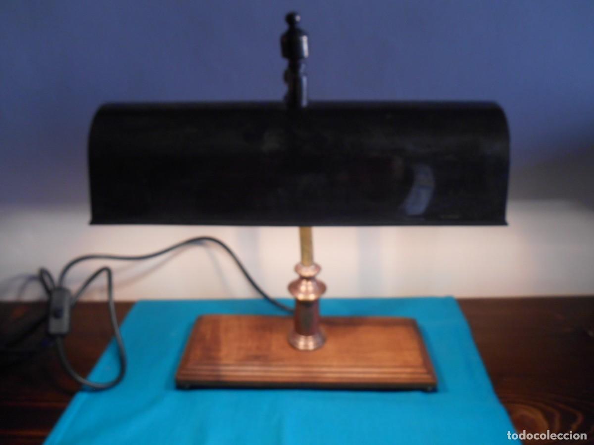 Vintage: L&Aacute;MPARA DE DESPACHO. COBRE Y MADERA NOBLE - FUNCIONANDO - - Foto 1