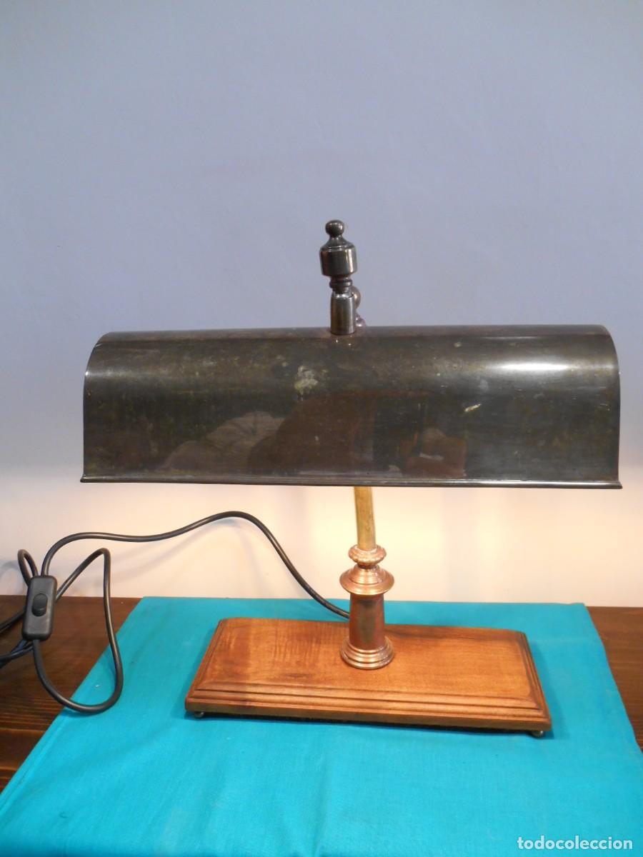 Vintage: L&Aacute;MPARA DE DESPACHO. COBRE Y MADERA NOBLE - FUNCIONANDO - - Foto 3
