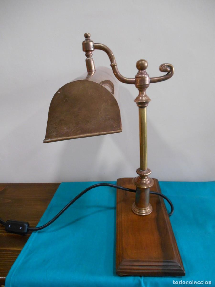 Vintage: L&Aacute;MPARA DE DESPACHO. COBRE Y MADERA NOBLE - FUNCIONANDO - - Foto 6