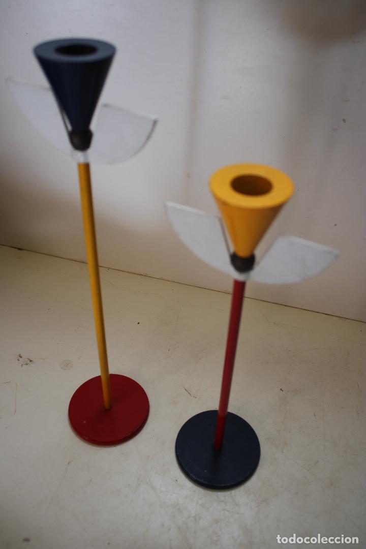 Vintage: pareja de candelabros de metal - Foto 4