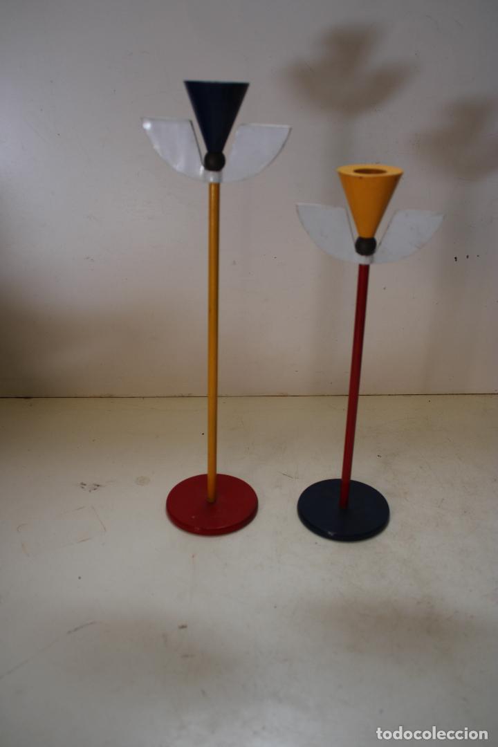 Vintage: pareja de candelabros de metal - Foto 5