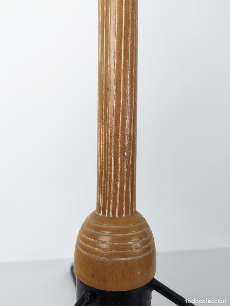 Vintage: L&aacute;mpara de pie Mid century tripode en hierro y madera, 1950s - Foto 9