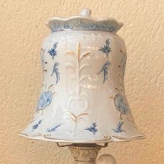 Vintage: LAMPARA DE MESA PANTALLA Y FIGURAS DE PORCELANA EN PERFECTAS CONDICIONES CON INSTALACIÓN ELECTRICA