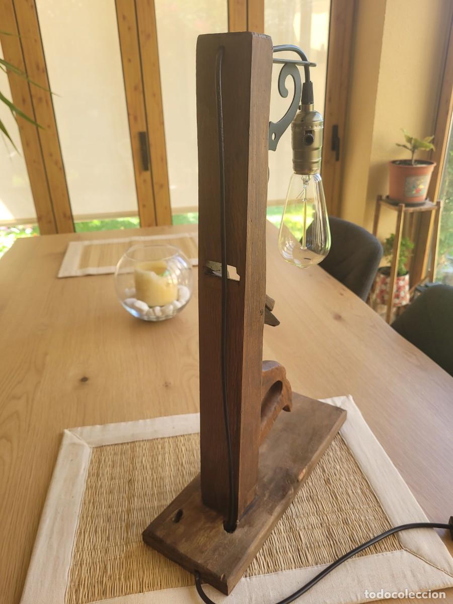 Vintage: L&aacute;mpara Madera con cepillo de carpintero muy antiguo - Foto 4