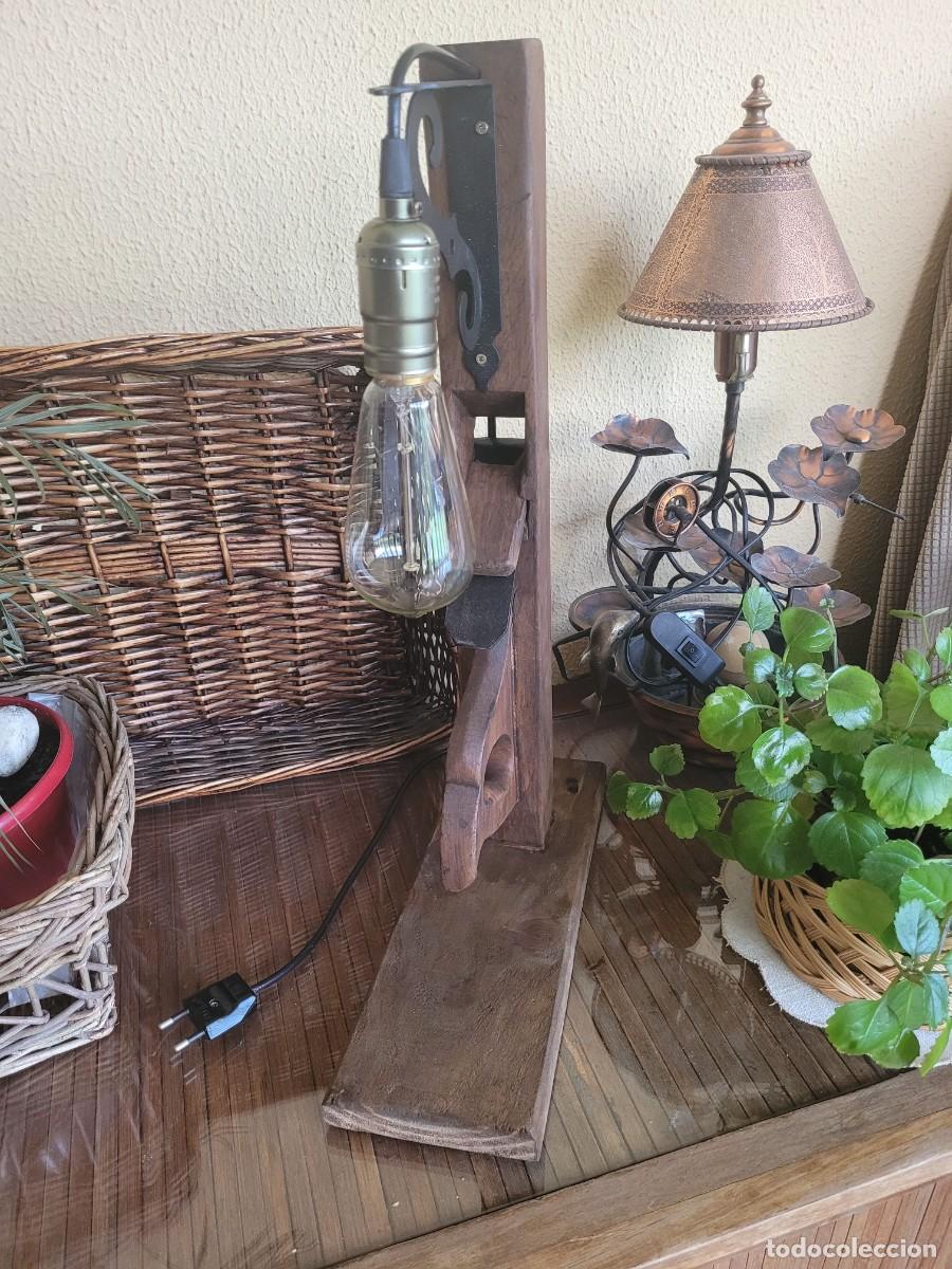 Vintage: L&aacute;mpara Madera con cepillo de carpintero muy antiguo - Foto 8
