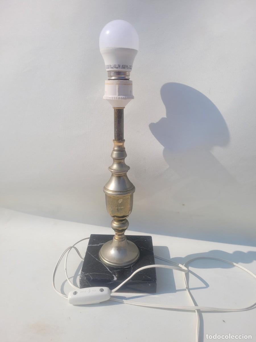 Vintage: L&aacute;mpara de mesa antigua con base de &oacute;nix negro - Foto 1