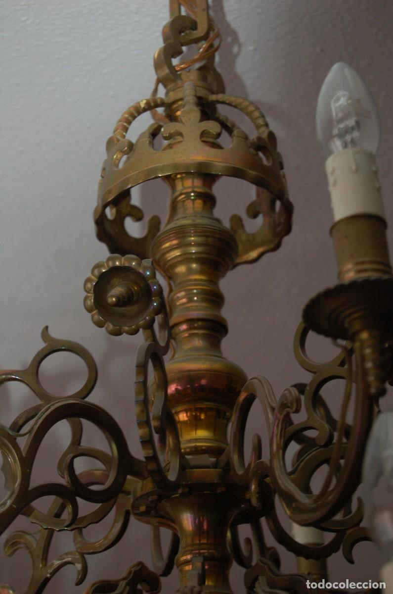 Vintage: LAMPARA DE TECHO EN BRONCE ADAPTADA A ELECTRICIDAD. - Foto 4