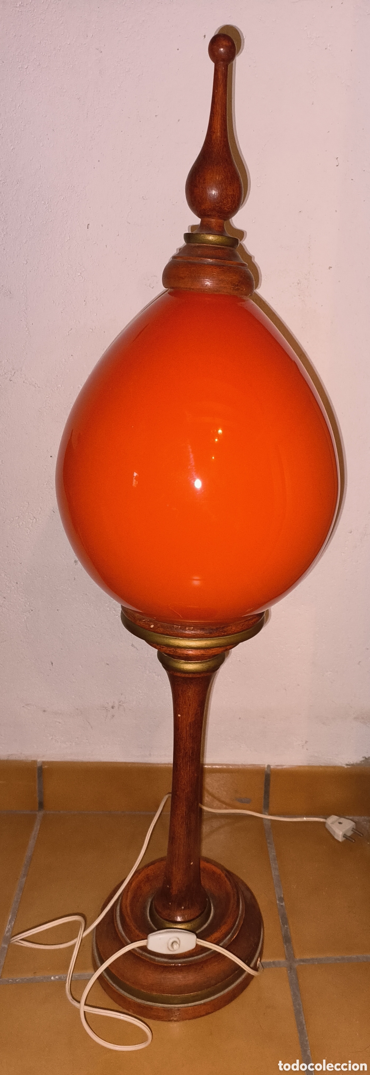 Vintage: L&aacute;mpara de opalina naranja y madera - Foto 6