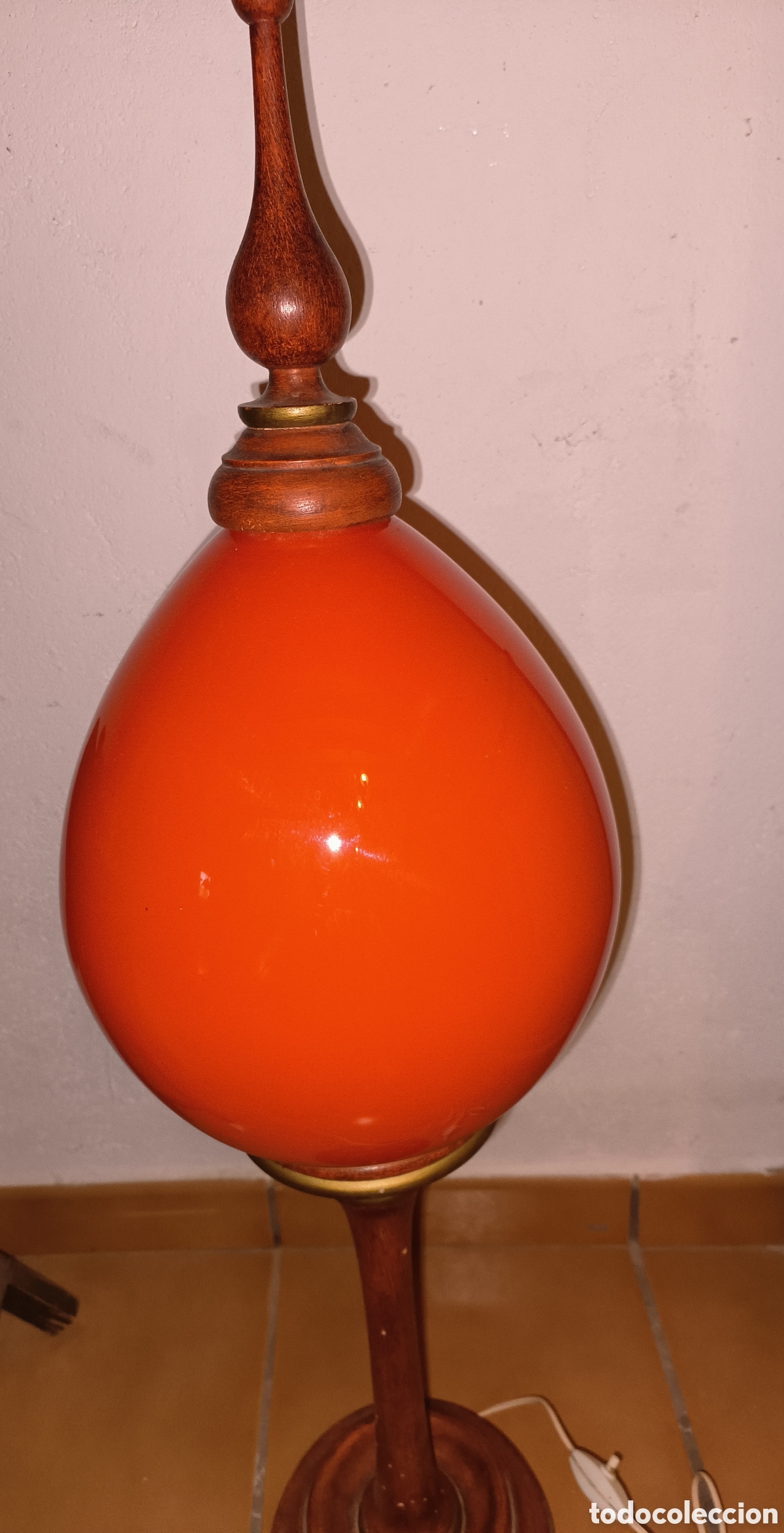 Vintage: L&aacute;mpara de opalina naranja y madera - Foto 16