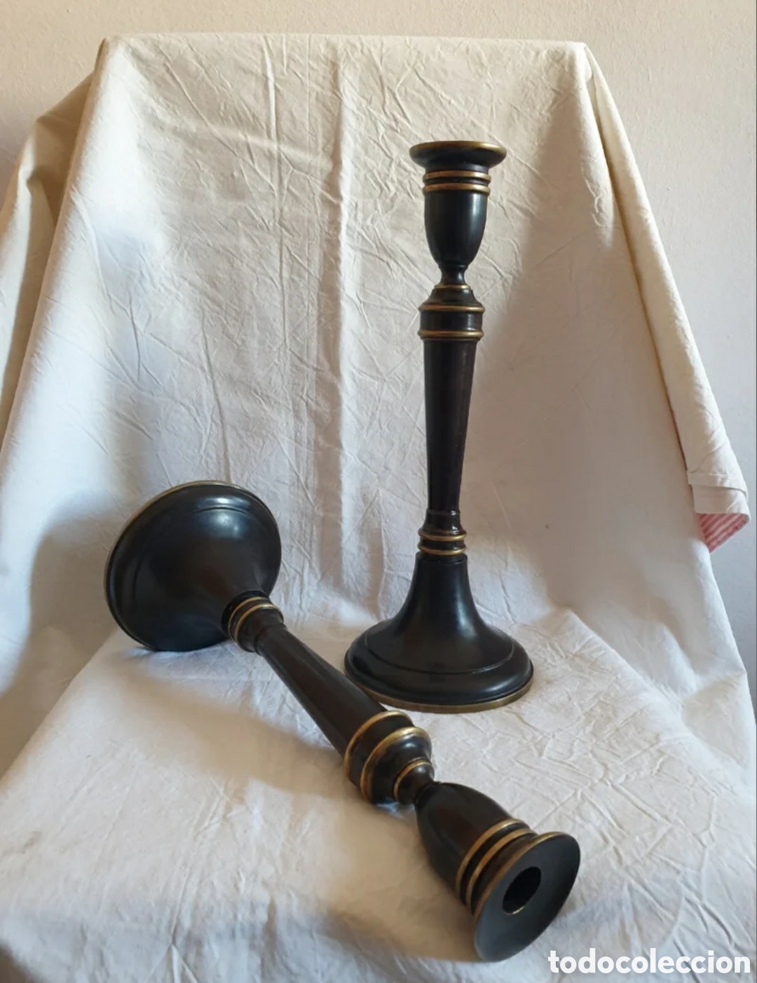 Vintage: Par de candeleros estilo Imperio de bronce macizo JLC. - Foto 2