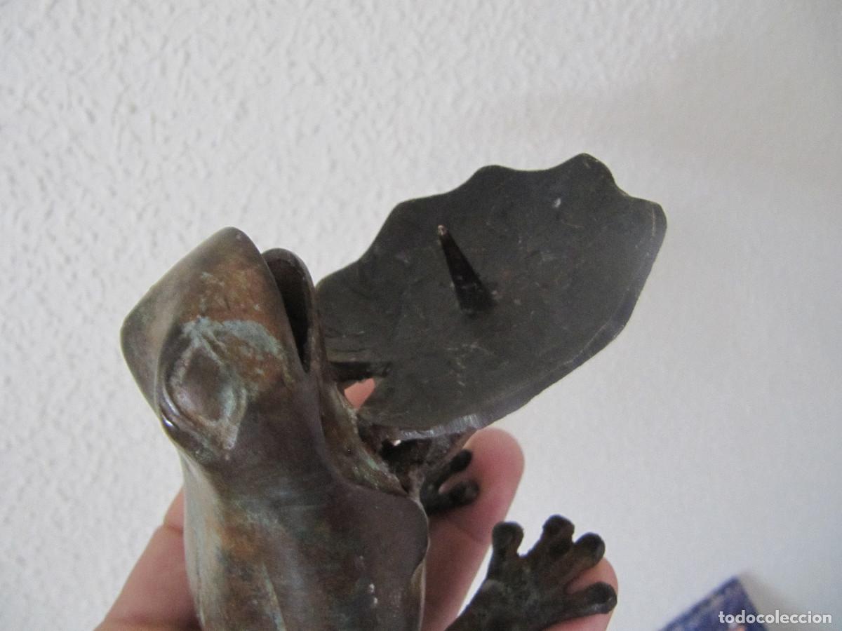 Vintage: Rana candelabro de bronce - Foto 9