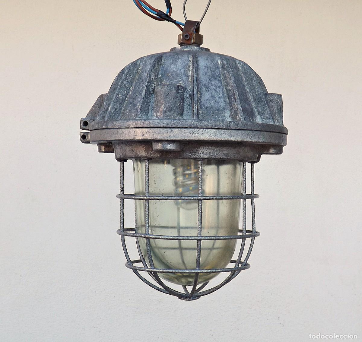 Vintage: LAMPARA, FAROL INDUSTRIAL TIPO BUNKER O BARCO - Foto 1