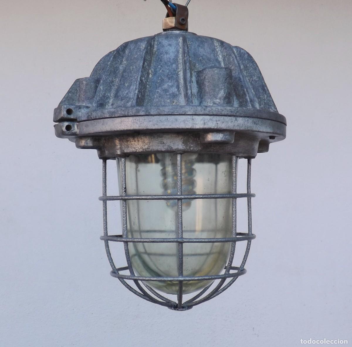 Vintage: LAMPARA, FAROL INDUSTRIAL TIPO BUNKER O BARCO - Foto 2