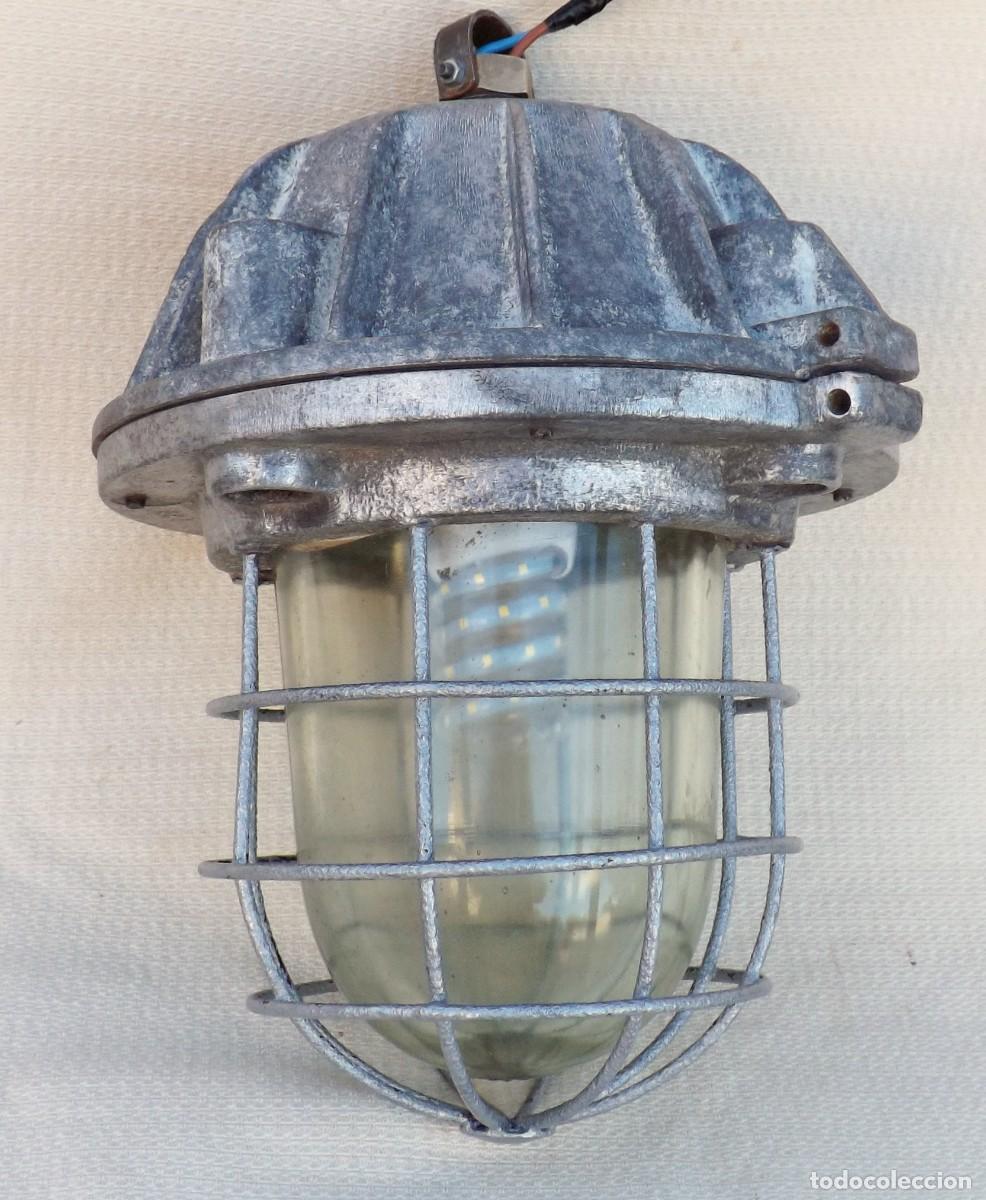Vintage: LAMPARA, FAROL INDUSTRIAL TIPO BUNKER O BARCO - Foto 3