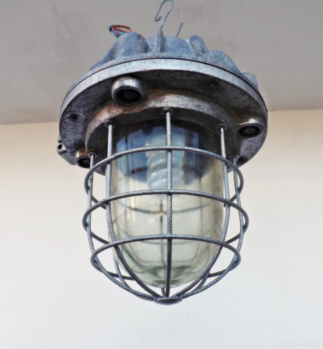Vintage: LAMPARA, FAROL INDUSTRIAL TIPO BUNKER O BARCO - Foto 4