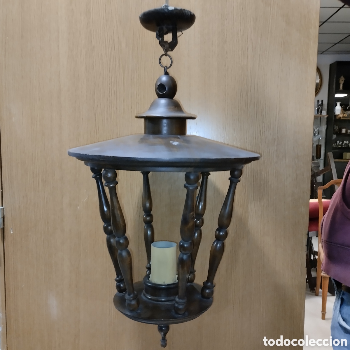 Vintage: LAMPARA DE MADERA MACIZA TORNEADA. - Foto 1