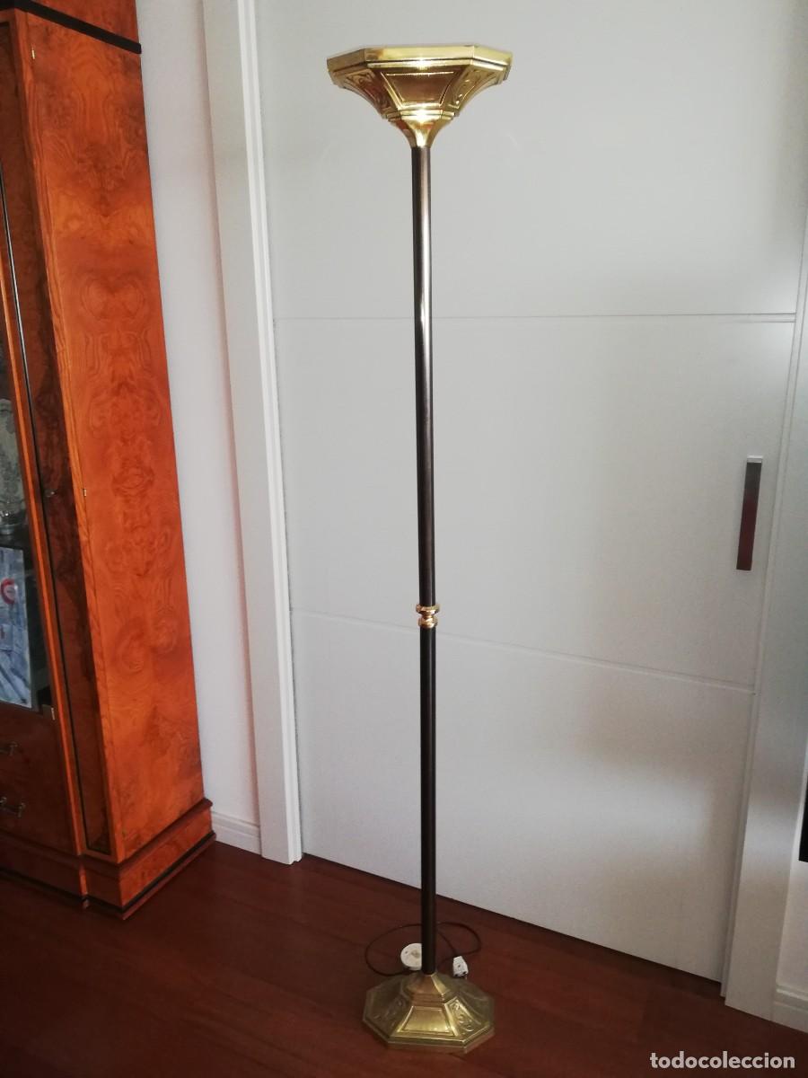 Vintage: Lampara de pie en bronce, luz halogena - Foto 1