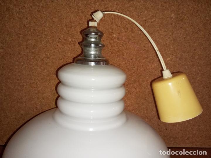 Vintage: Bonita Lampara de techo opalina vintage - Foto 6