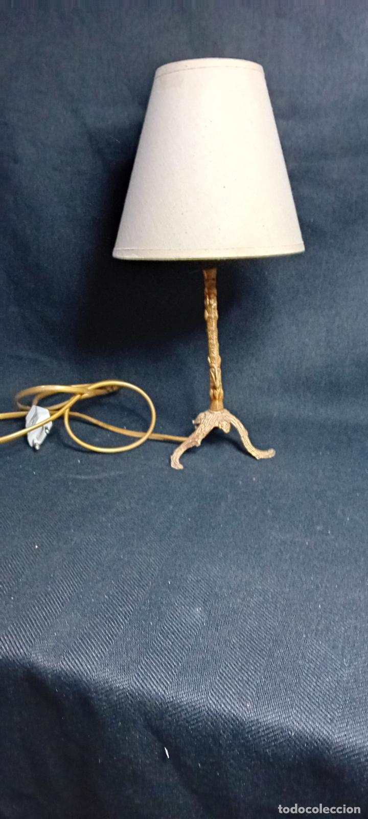 Vintage: PEQUE&Ntilde;A L&Aacute;MPARA DE MESA - Foto 1