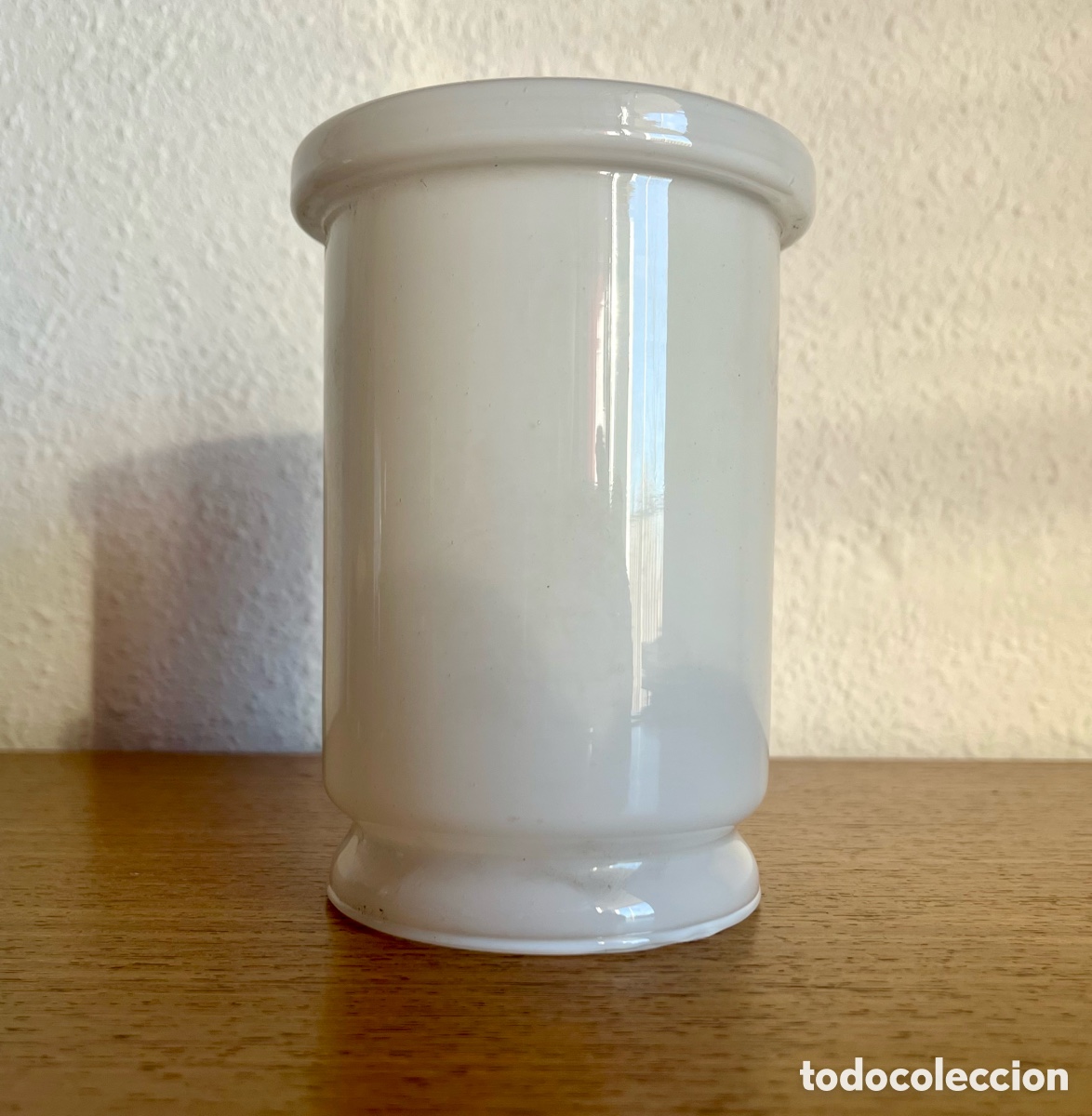 Vintage: Tulipa opalina blanca forma cil&iacute;ndrica - Foto 1