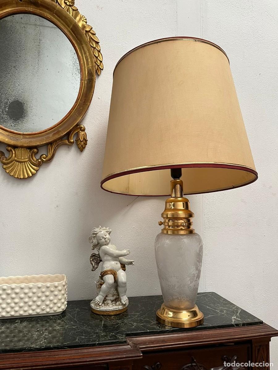Vintage: L&aacute;mpara de sobremesa con cristal tallado.
