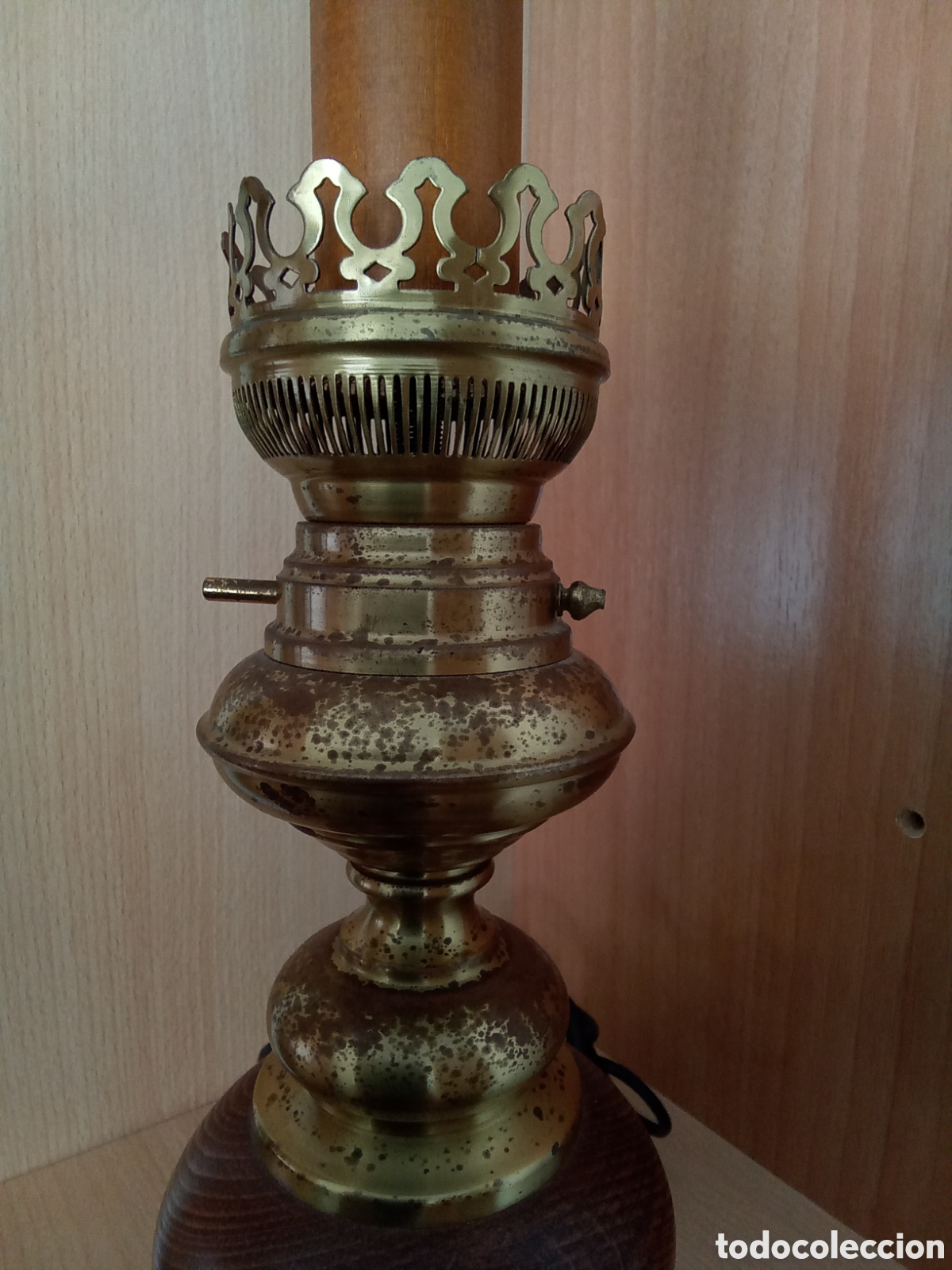 Vintage: Pie de lampara sobremesa de madera y metal - Foto 2