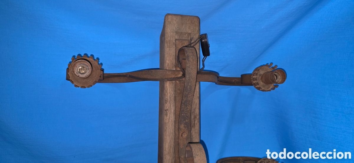 Vintage: ANTIGUA LAMPARA ESTILO MEDIEVAL EN HIERRO Y MADERA - Foto 5