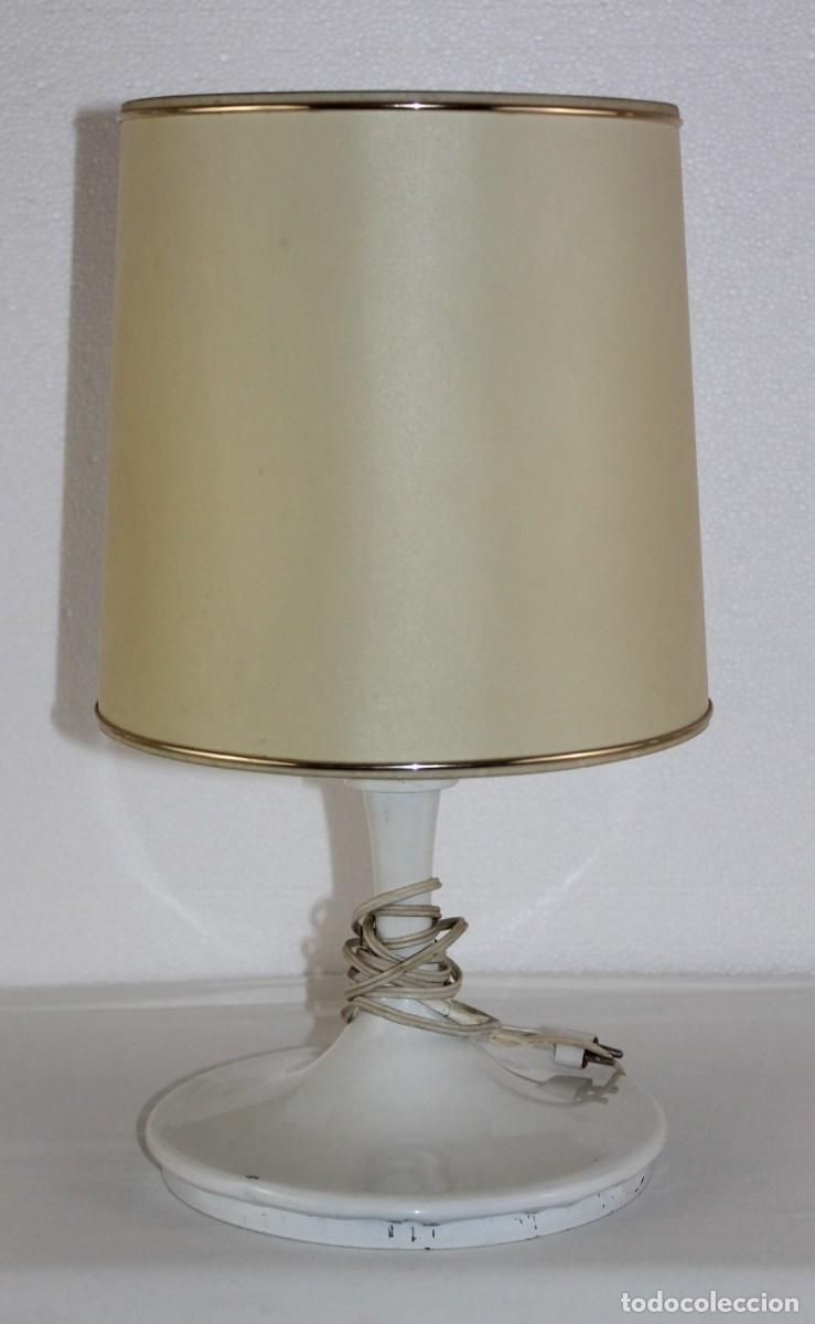 Vintage: L&aacute;mpara vintage en metal blanco - Foto 1
