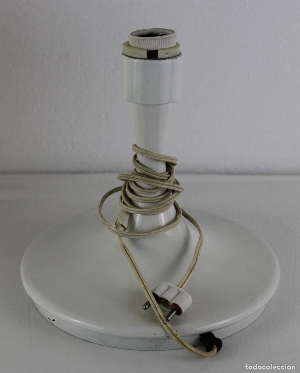 Vintage: L&aacute;mpara vintage en metal blanco - Foto 4