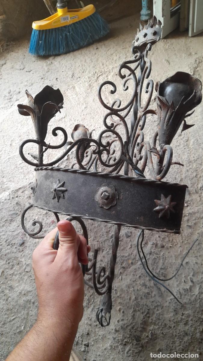 Vintage: Antigua l&aacute;mpara echa a mano de forja para pared - Foto 3