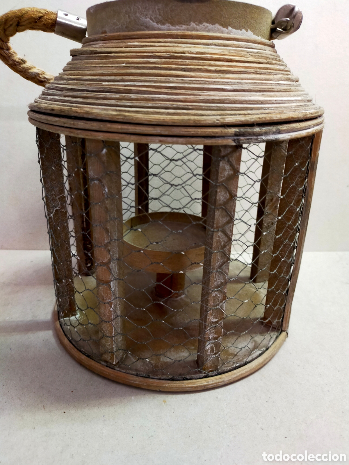 Vintage: LAMPARA FAROL EN MADERA, MALLA Y CUERDA. - Foto 3