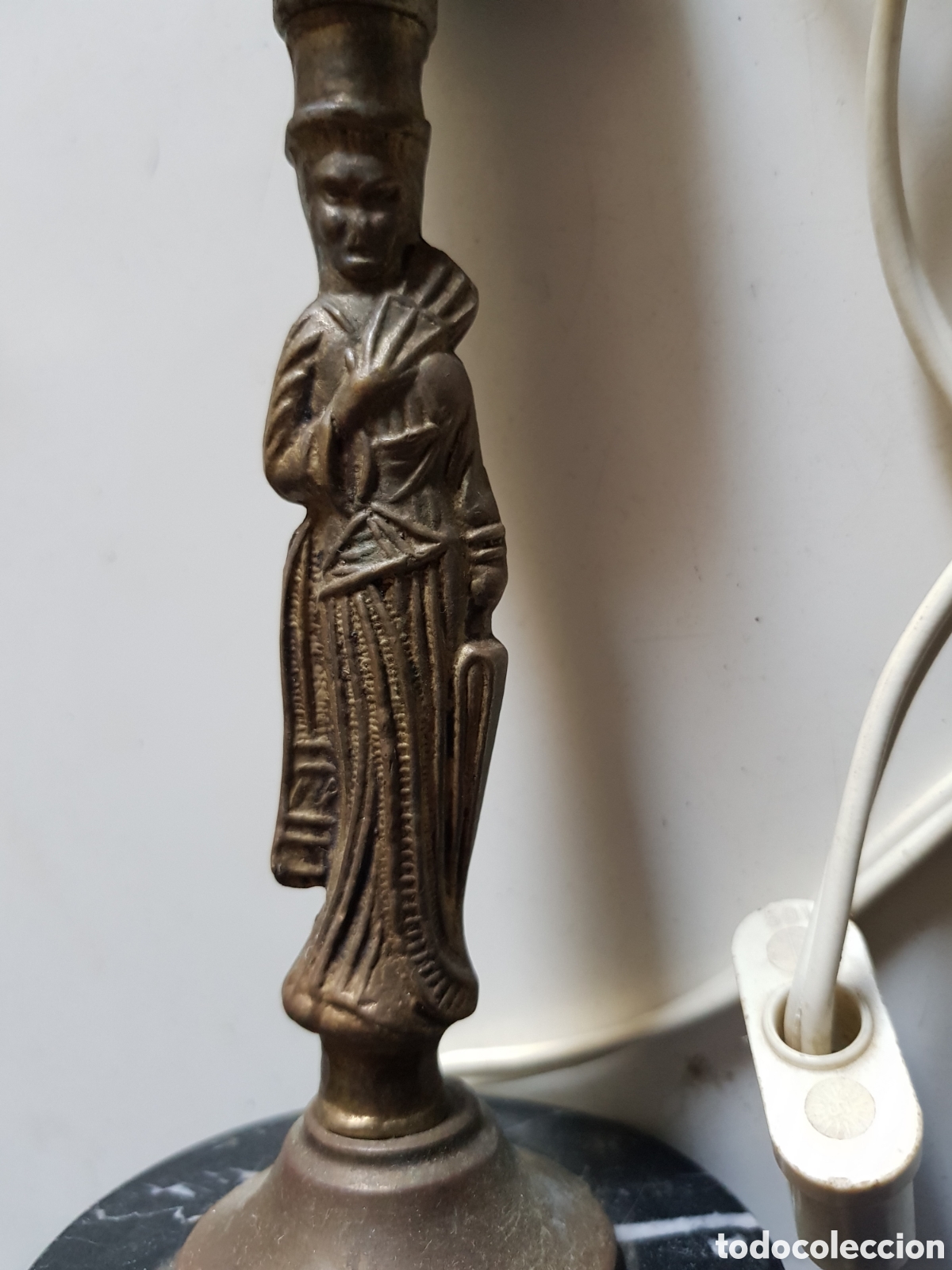 Vintage: Peque&ntilde;a l&aacute;mpara de bronce para sobremesa. - Foto 3