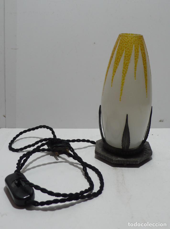 Vintage: PEQUE&Ntilde;A LAMPARA DE MESA - Foto 1