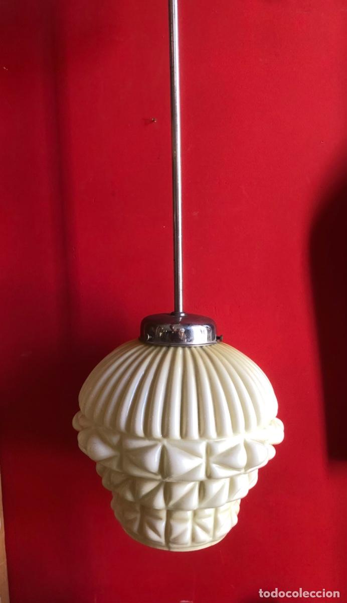 Vintage: L&aacute;mpara de techo modernista Opalina Tulipa - Foto 1