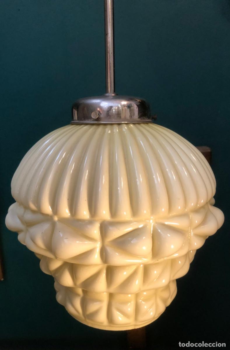 Vintage: L&aacute;mpara de techo modernista Opalina Tulipa - Foto 3