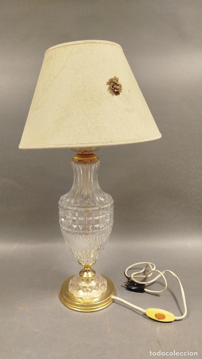 Vintage: LAMPARA DE SOBREMESA DE CRISTAL Y LATON - Foto 1