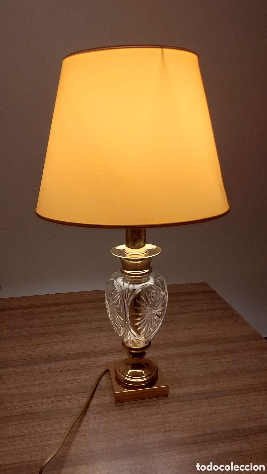 Vintage: L&aacute;mpara de mesa de cristal tallado - Foto 3