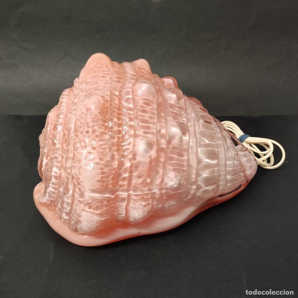 Vintage: Lampada da tavolo Shell a conchiglia rosa e bianca Mazzega - Foto 1