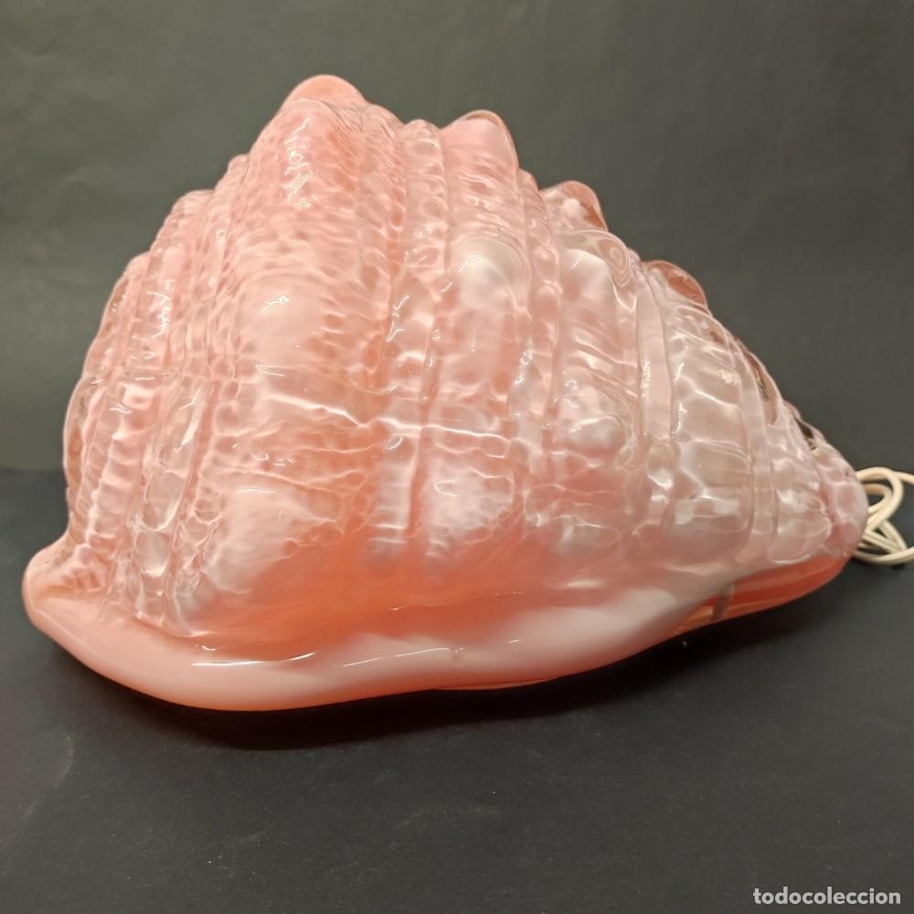 Vintage: Lampada da tavolo Shell a conchiglia rosa e bianca Mazzega - Foto 2