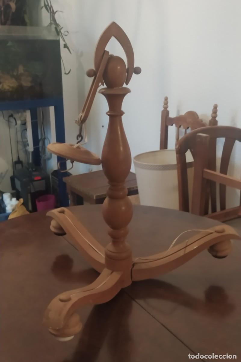 Vintage: Lampara de madera a&ntilde;os 50-60 - Foto 1
