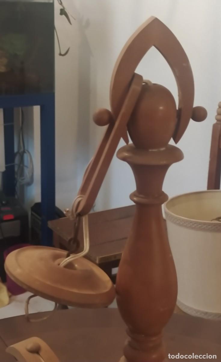 Vintage: Lampara de madera a&ntilde;os 50-60 - Foto 3