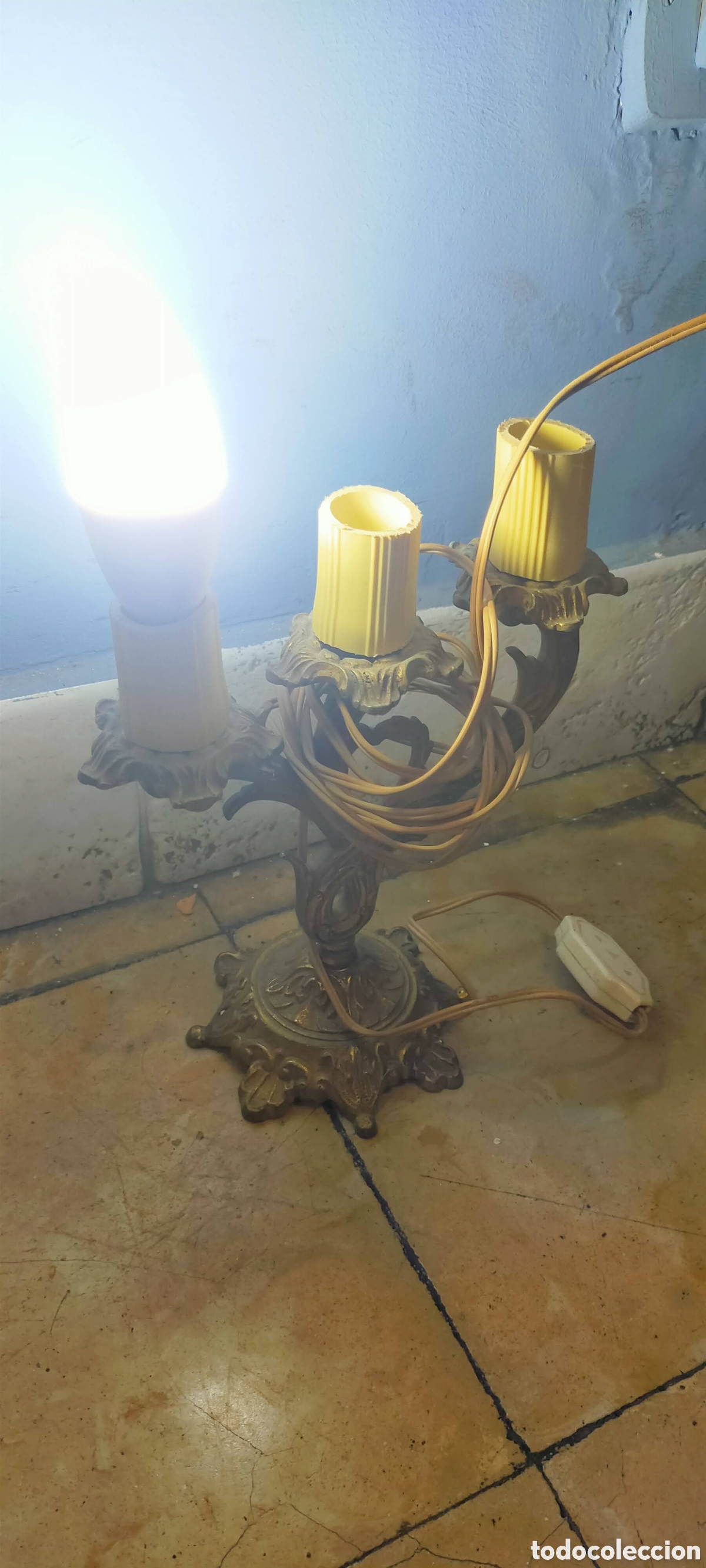 Vintage: 2 candelabros bronce, antiguos - Foto 3