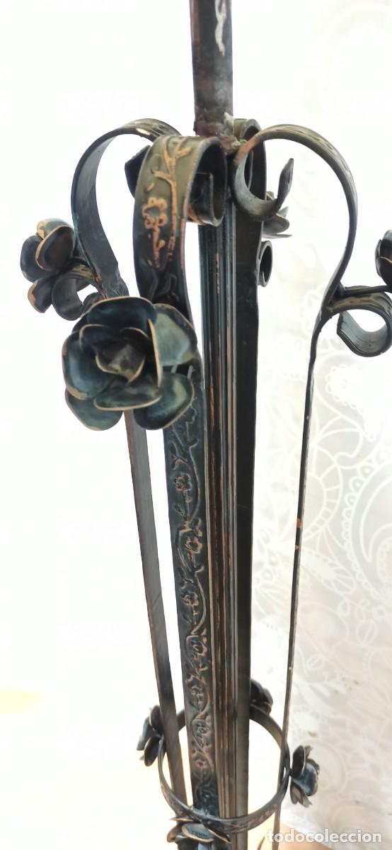 Vintage: L&aacute;mpara pie flores forja. - Foto 2