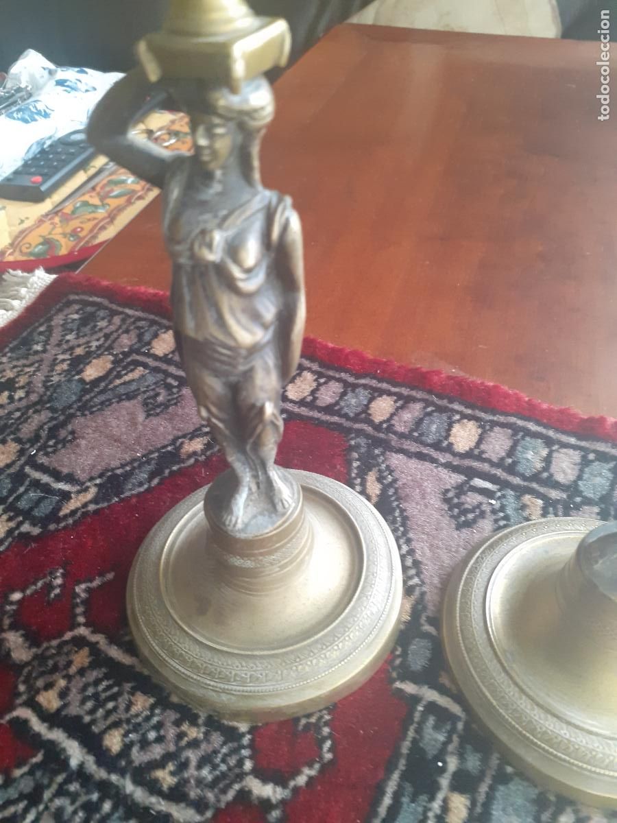 Vintage: Dos candelabros de bronze - Foto 4
