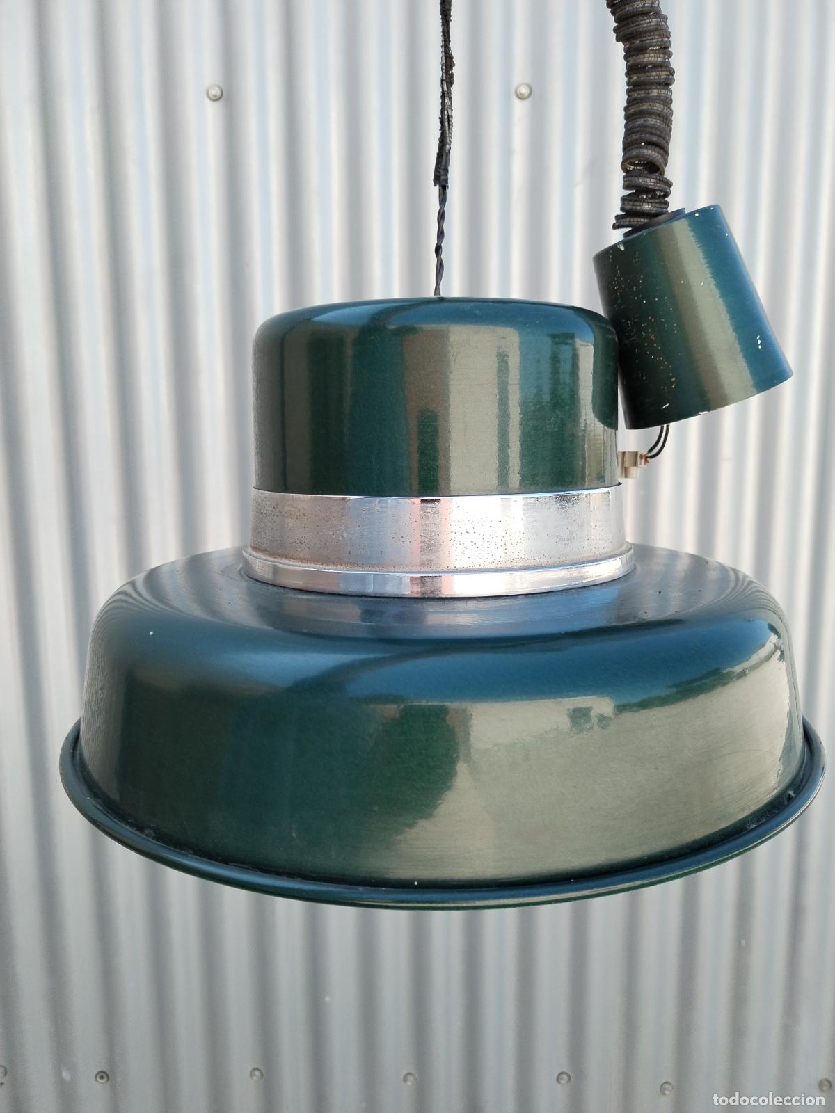 Vintage: lampara vintage verde de metal - Foto 1