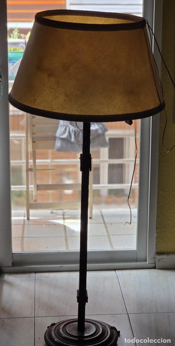 Vintage: L&aacute;mpara de pie de estilo cl&aacute;sico o tradicional. - Foto 1