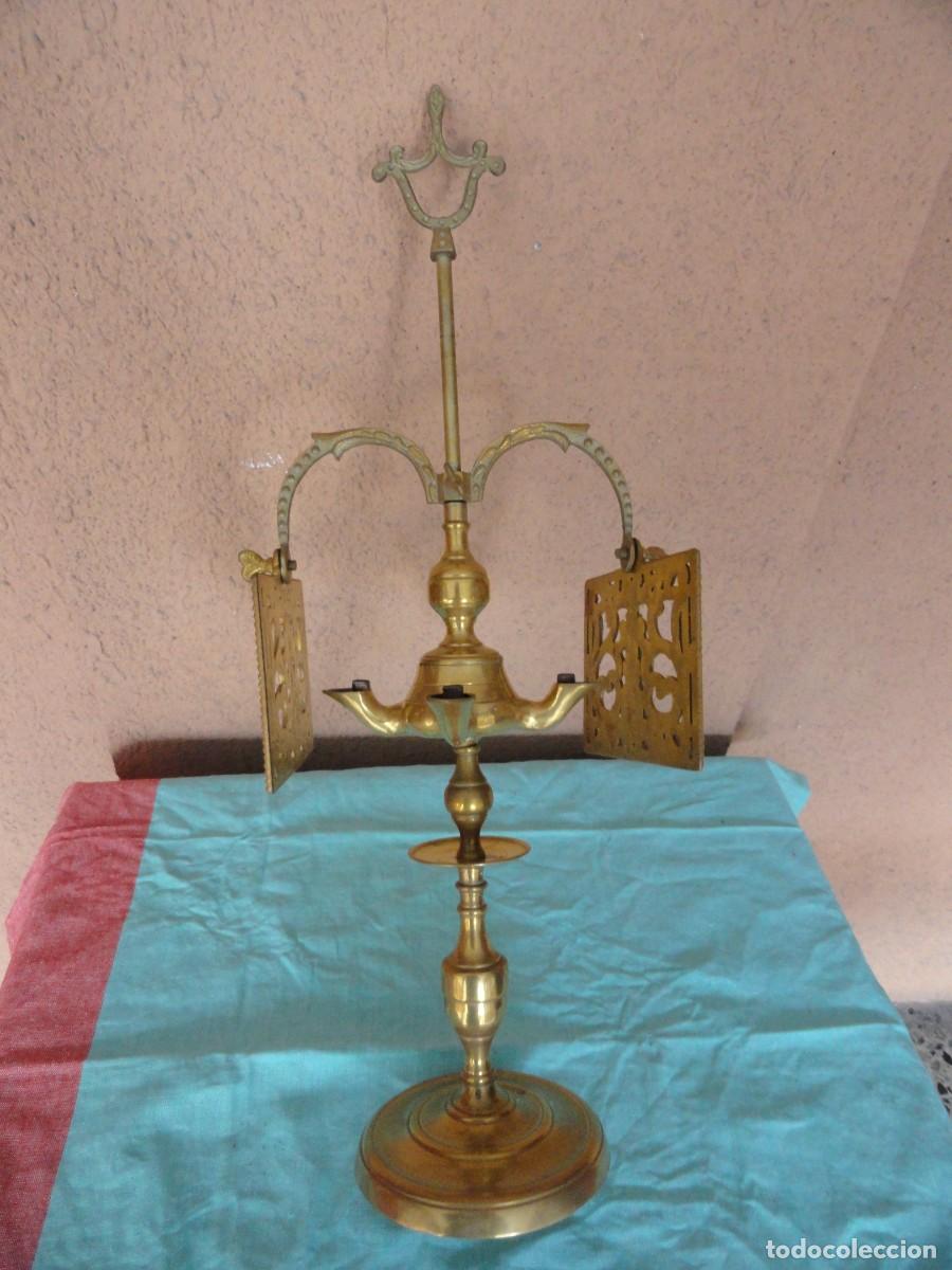 Vintage: Lampara de Aceite de 4 brazos de bronce. - Foto 1